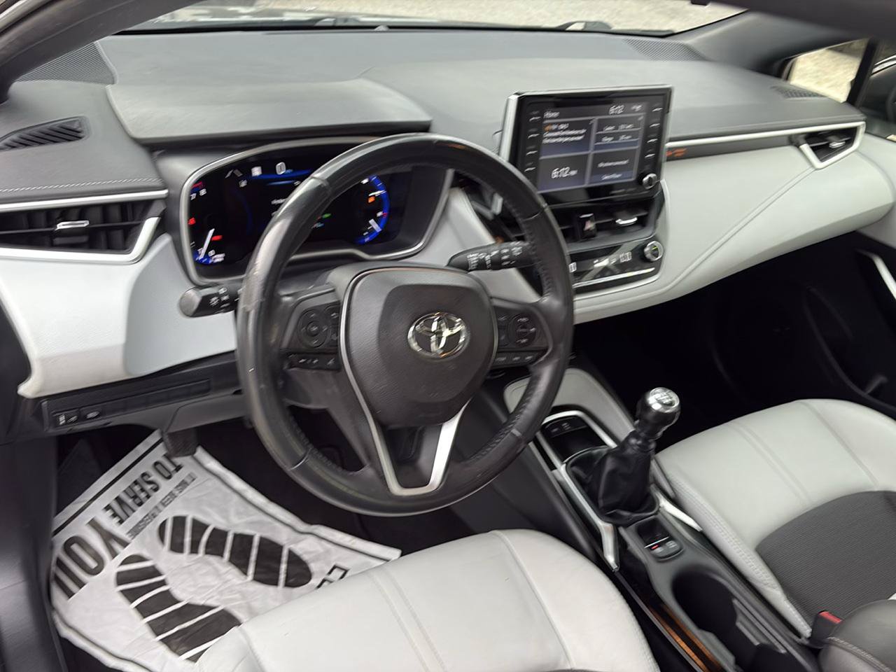 Used 2022 Toyota Corolla XSE FWD image 24