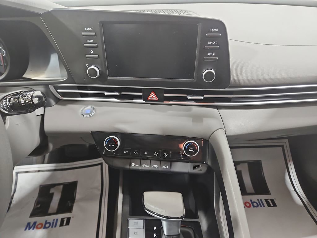 Used 2023 Hyundai Elantra SEL w/ Cargo Package FWD image 19