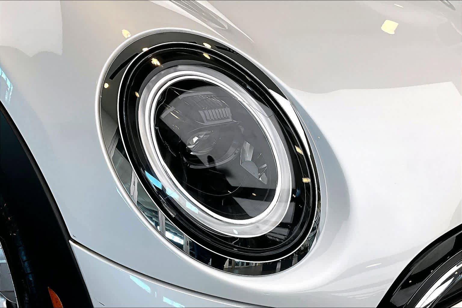 Used 2024 MINI Cooper 2-Door Hardtop w/ Storage Package FWD image 26