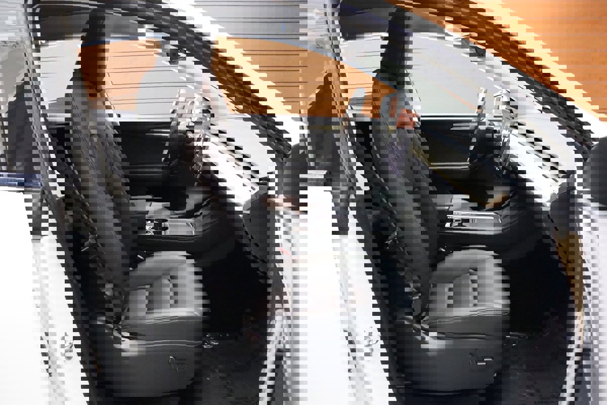 Used 2023 Tesla Model Y Long Range image 35