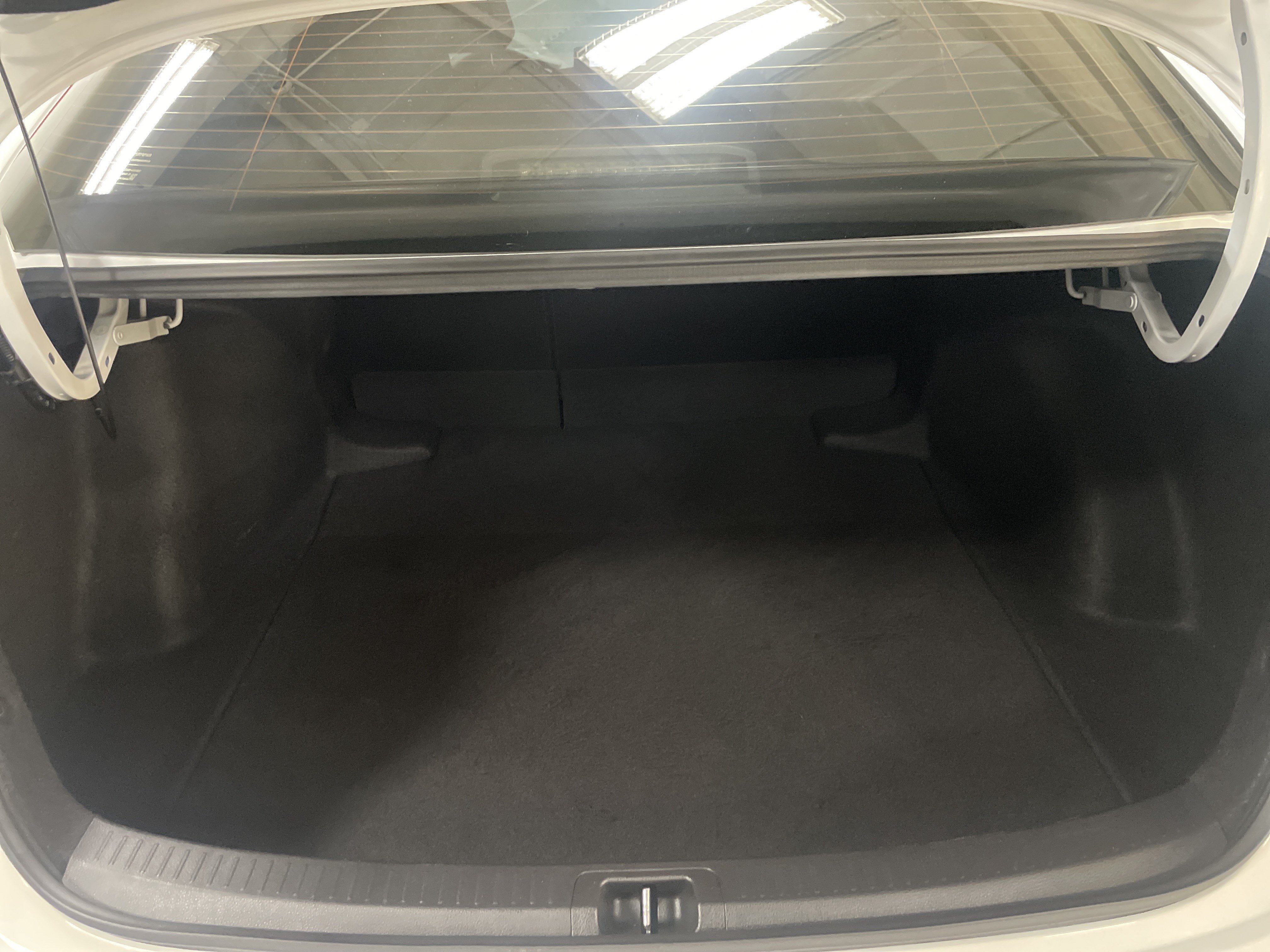 Used 2022 Toyota Corolla LE FWD image 31