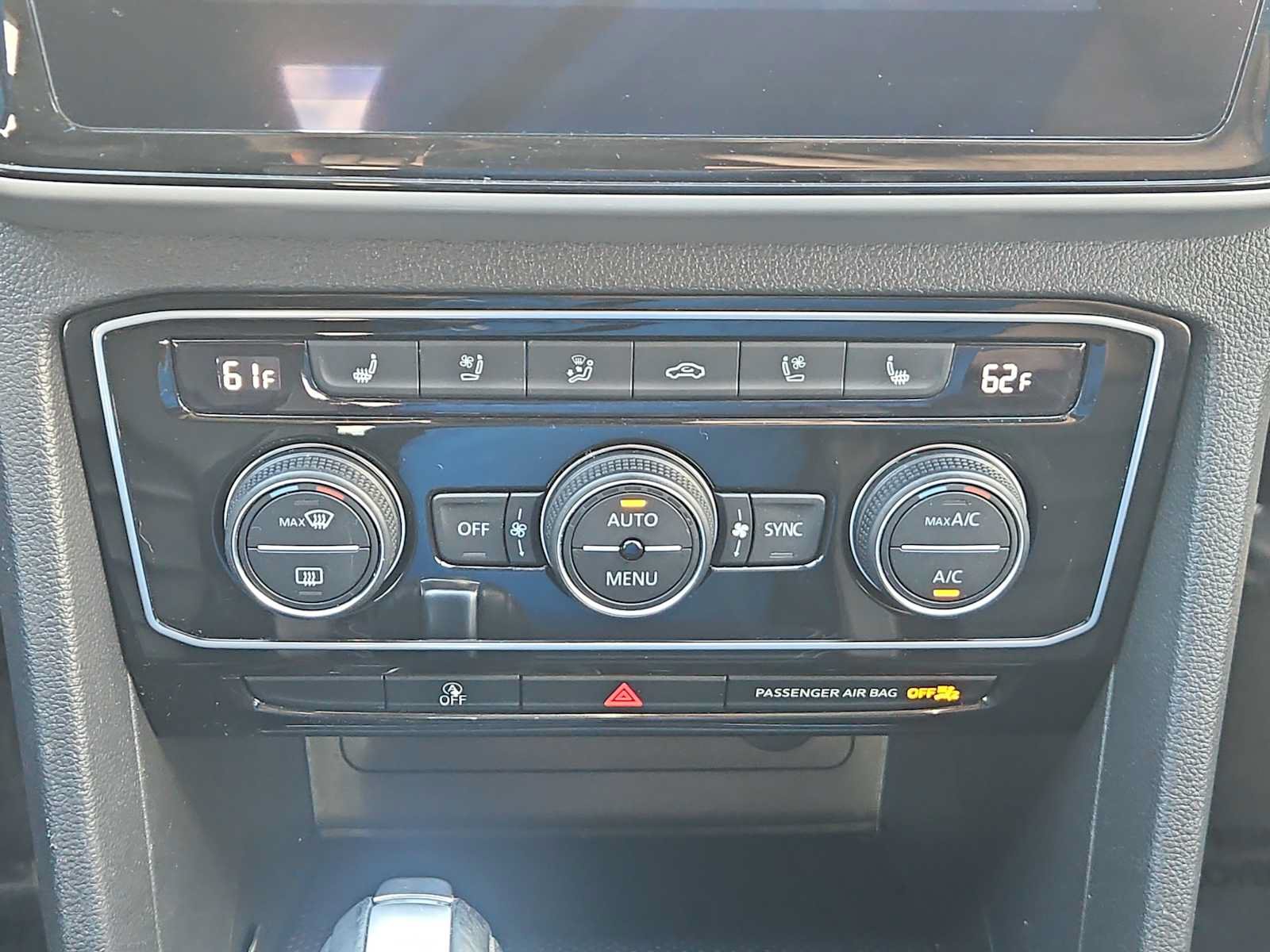 Used 2023 Volkswagen Atlas Cross Sport SEL Premium R-Line AWD/4WD image 17