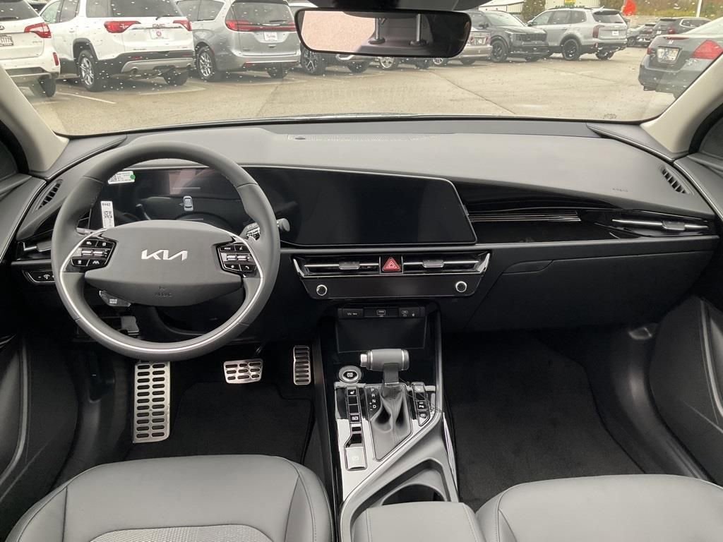 Certified 2025 Kia Niro EX Touring image 14