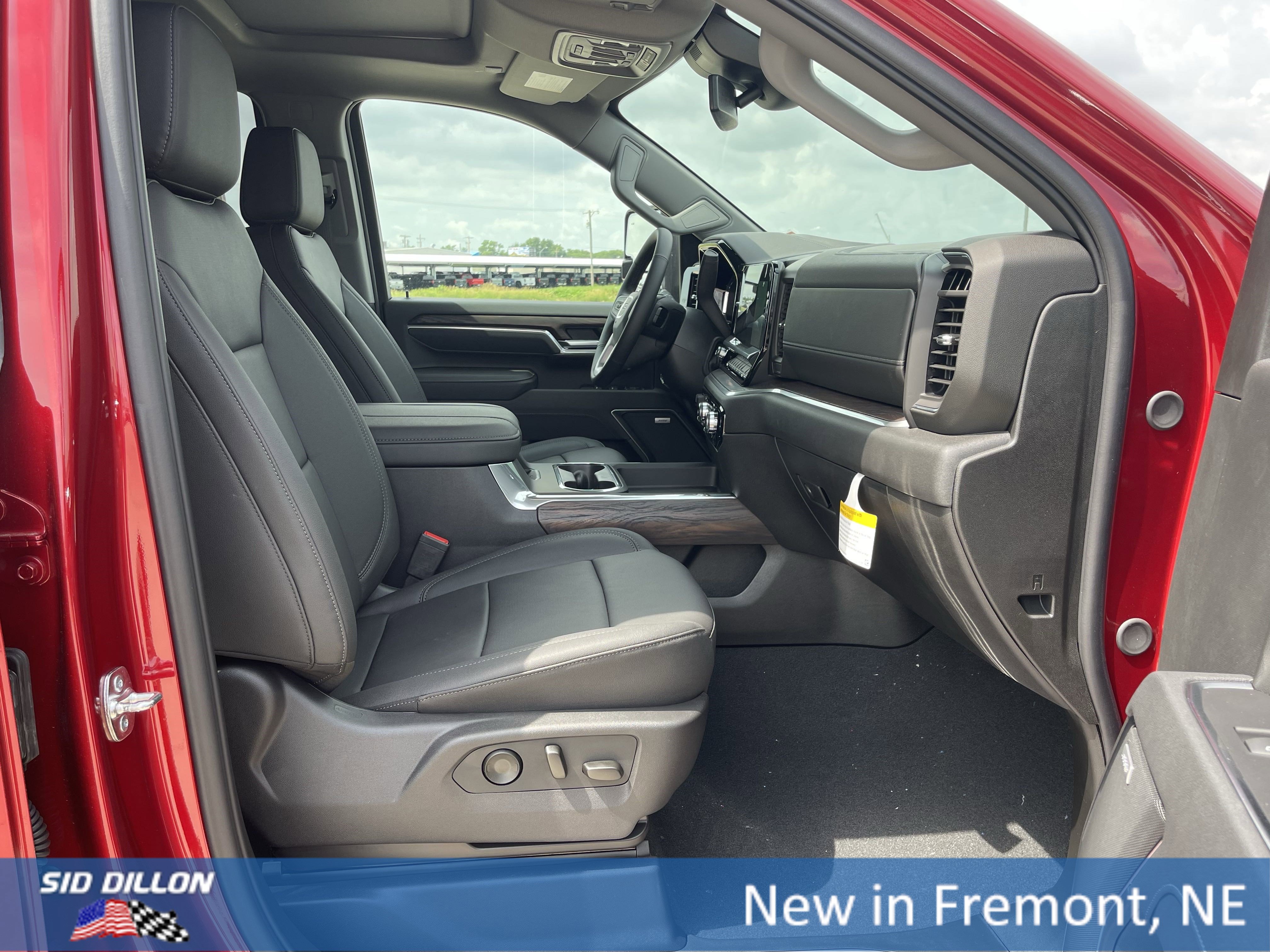 New 2025 GMC Sierra 2500 SLT w/ SLT Premium Package image 10