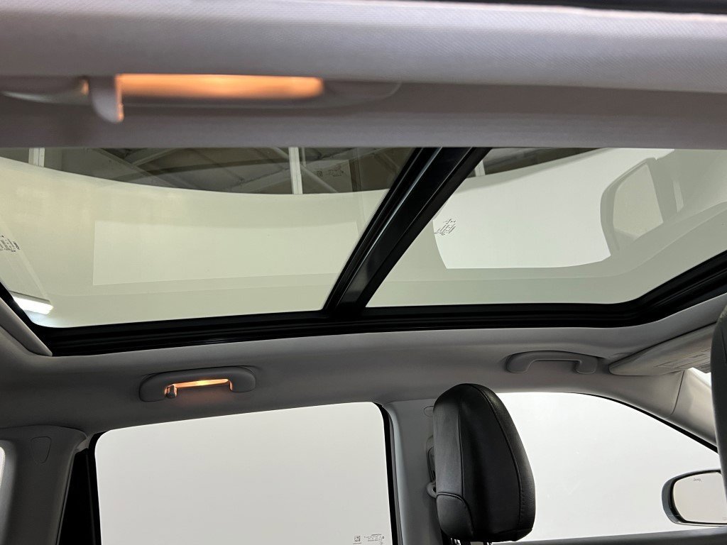 Certified 2021 Jeep Compass Latitude w/ Sun and Sound Group image 18