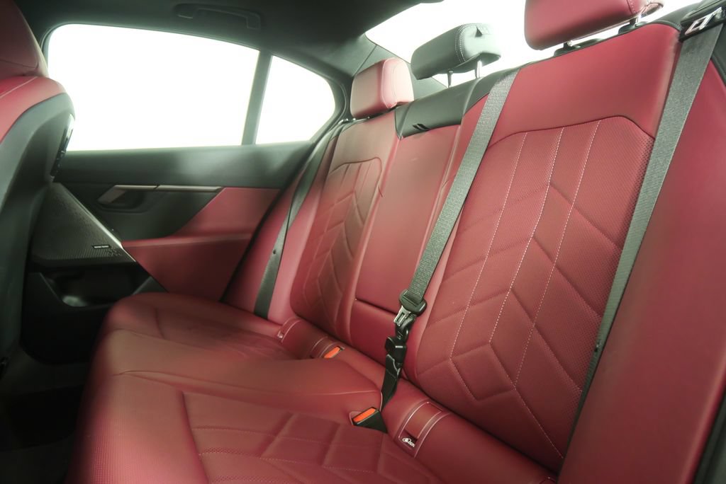 Certified 2024 BMW 530i xDrive w/ Premium Package AWD/4WD image 4