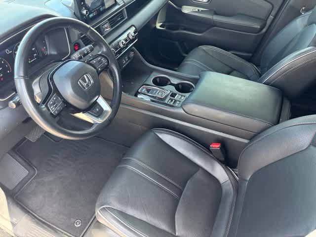 Used 2025 Honda Pilot Elite image 9