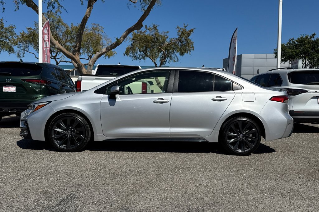 Certified 2025 Toyota Corolla SE w/ SE Premium Package FWD image 6