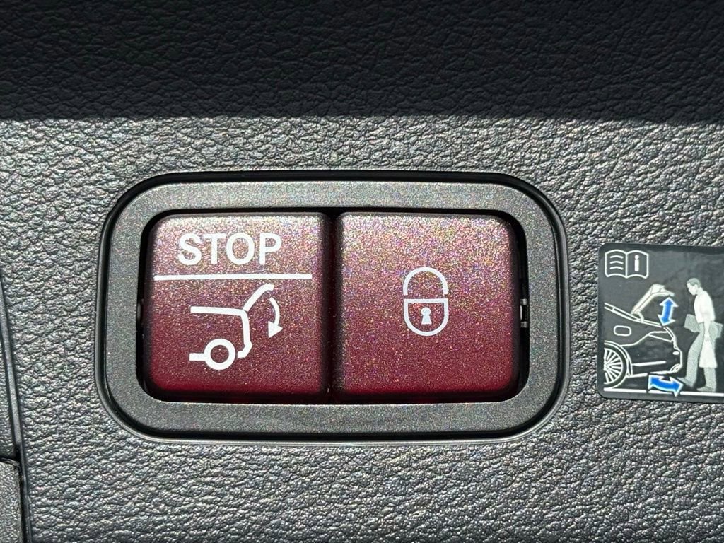 Used 2025 Mercedes-Benz GLS 450 4MATIC image 15