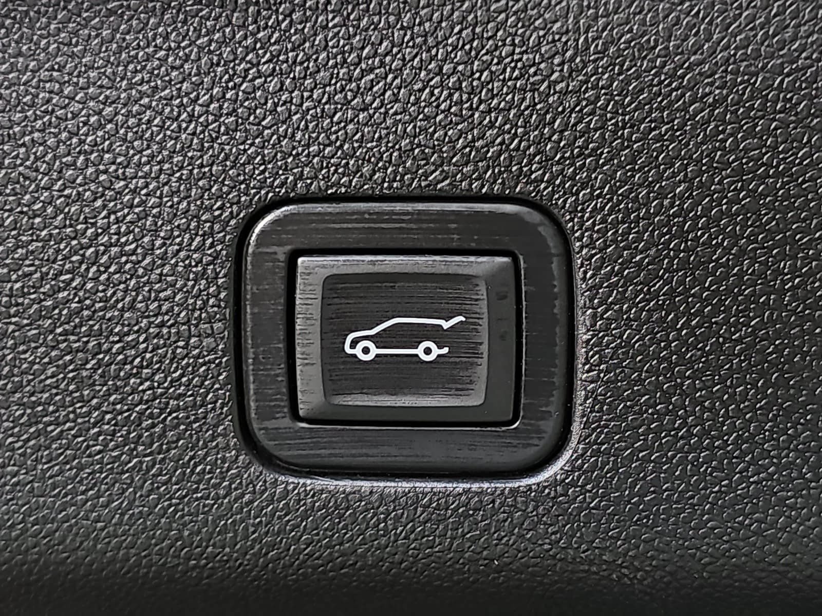 Used 2023 GMC Yukon XL Denali AWD/4WD image 13