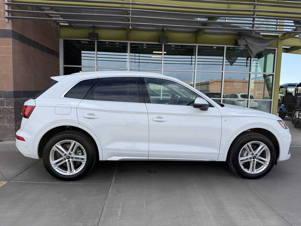 Used 2025 Audi Q5 e Premium Plus w/ Premium Plus Package AWD/4WD image 9