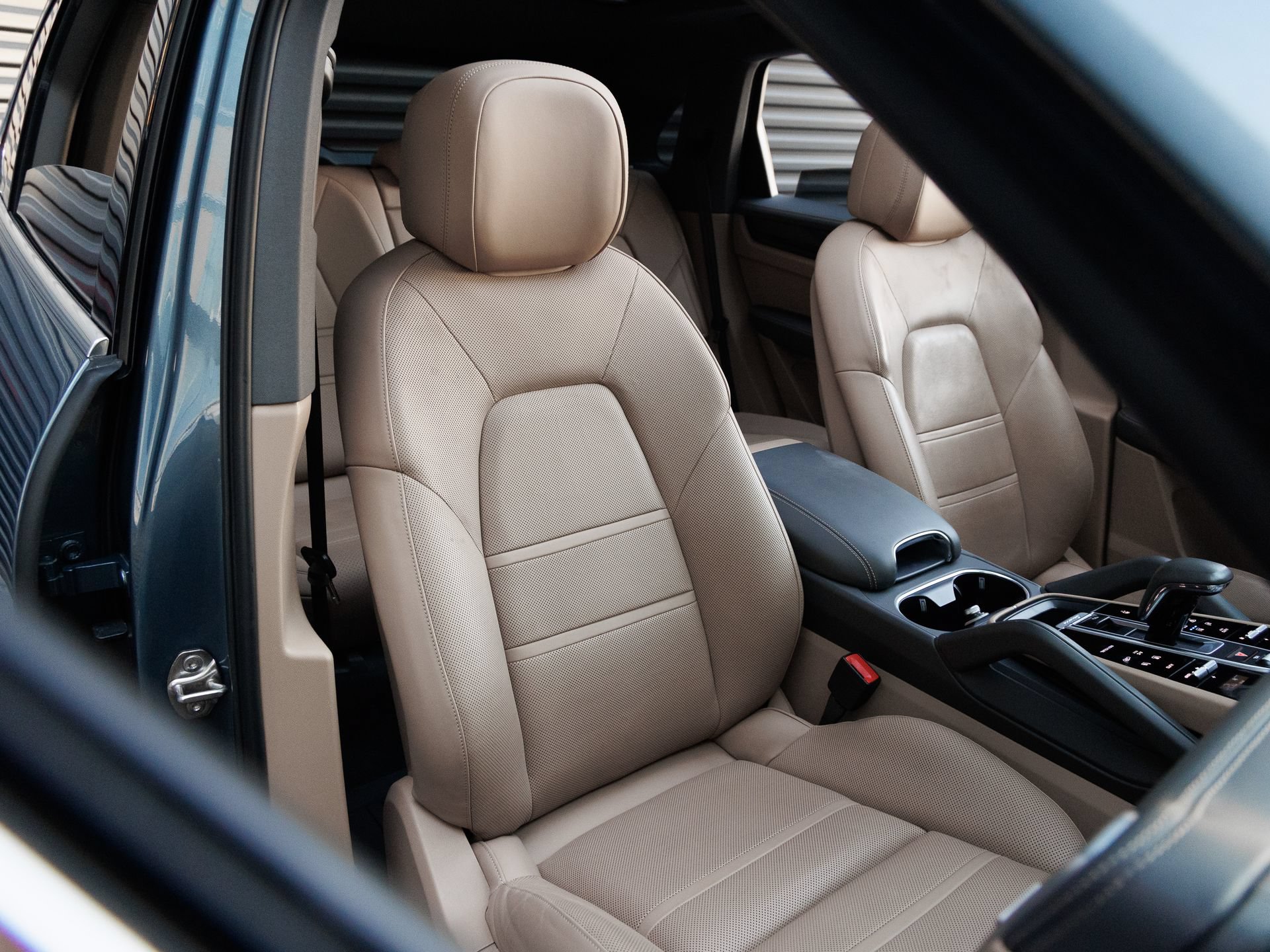 Certified 2019 Porsche Cayenne AWD/4WD image 33