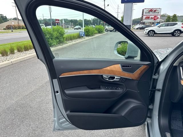 Certified 2025 Volvo XC90 B6 Plus w/ Protection Package Premier AWD/4WD image 19