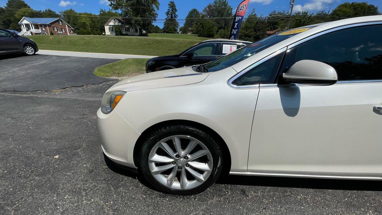 Used 2012 Buick Verano FWD image 2