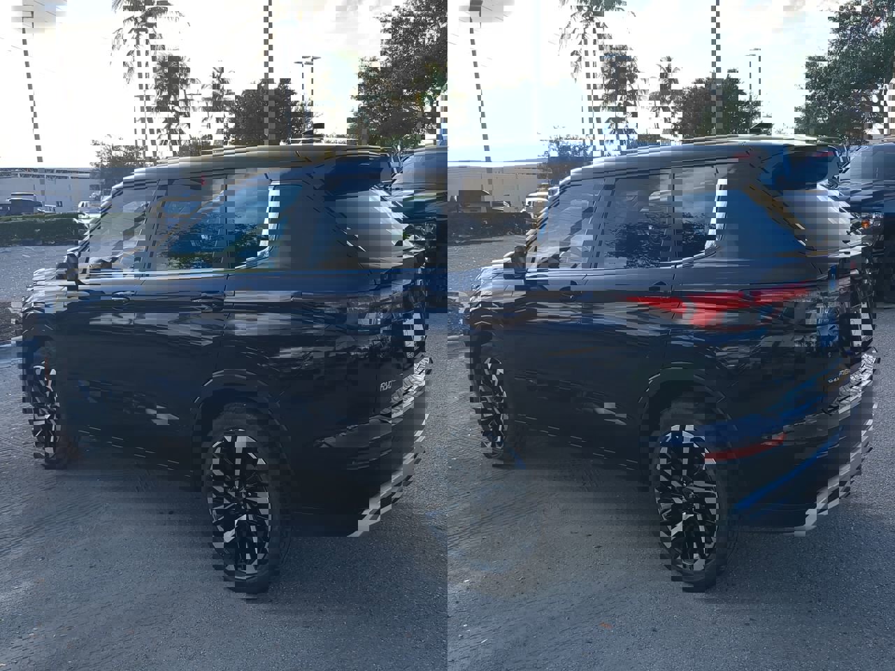 Used 2024 Mitsubishi Outlander SE Black Edition image 7