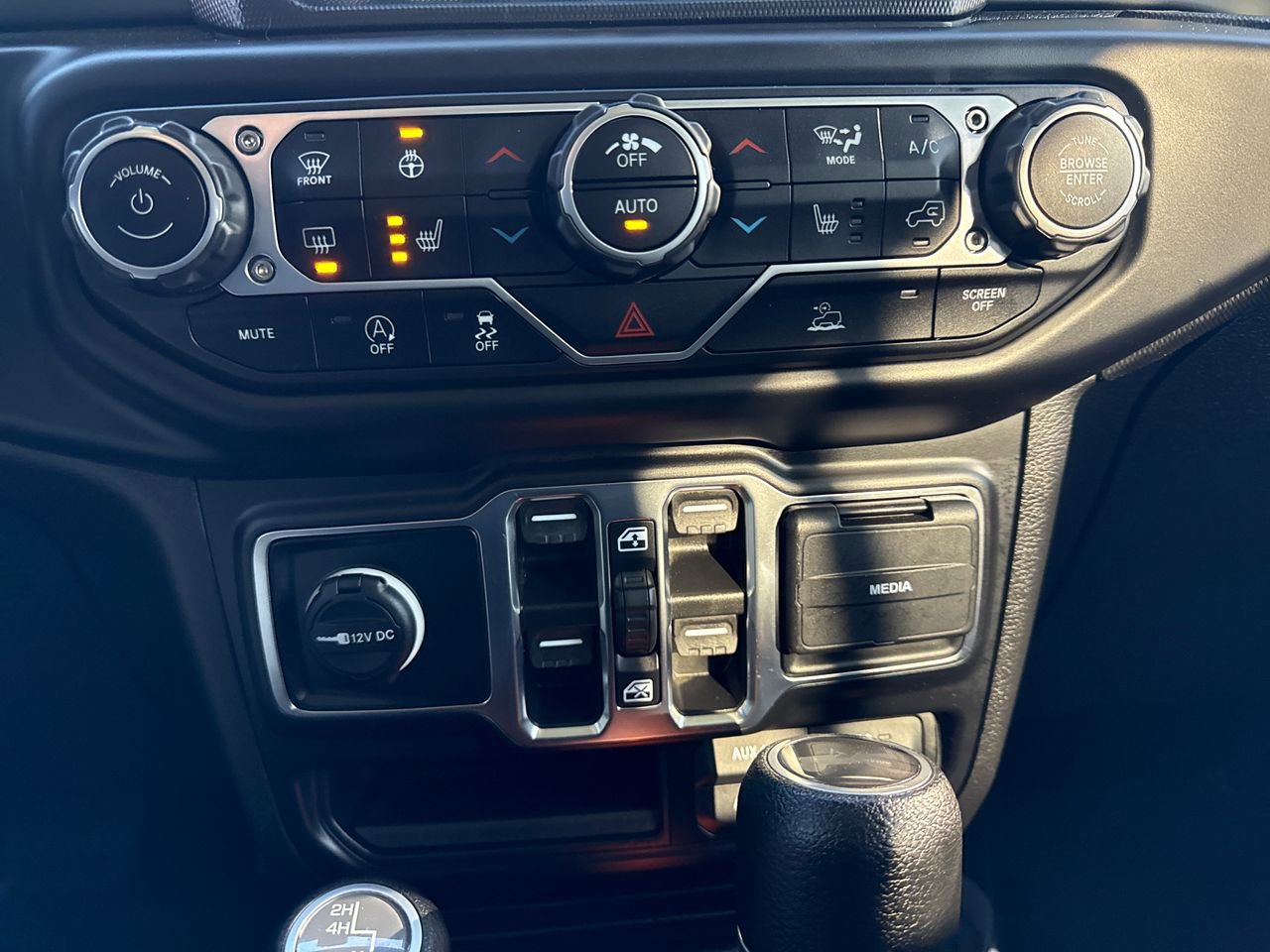 Used 2023 Jeep Wrangler Unlimited Sport image 21