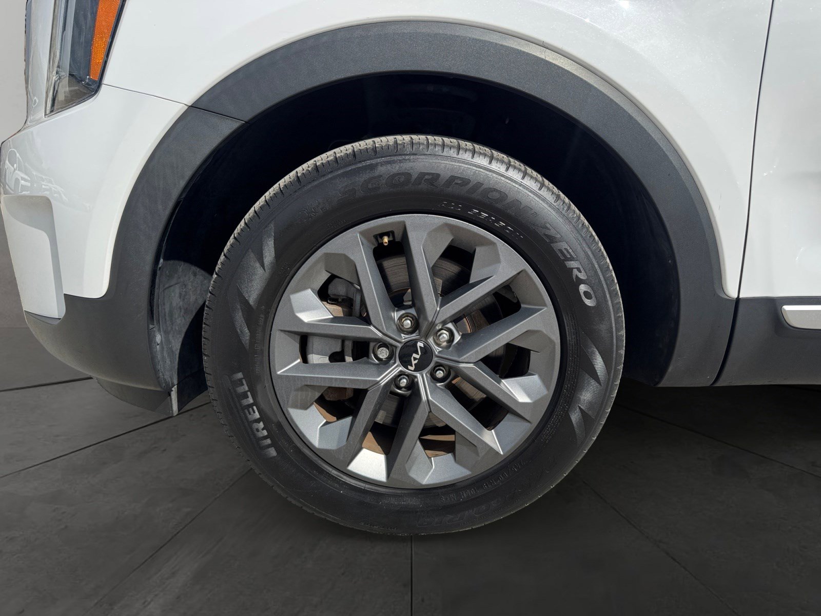 Used 2024 Kia Telluride LX image 14