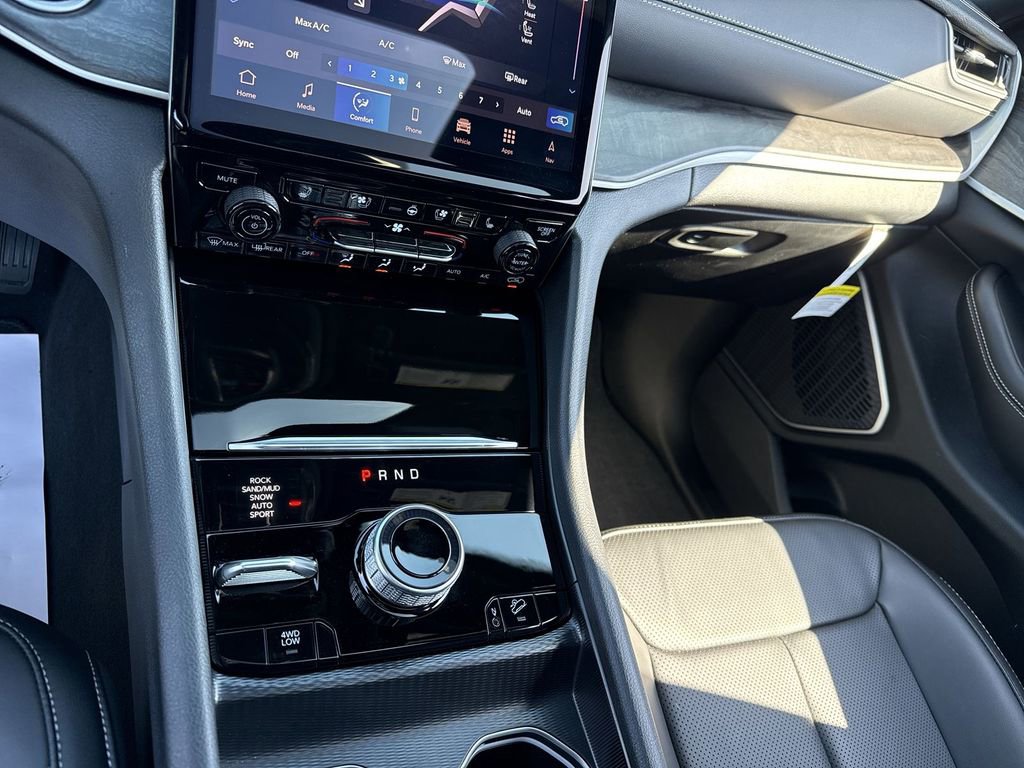 New 2025 Jeep Grand Cherokee Limited 4xe image 20