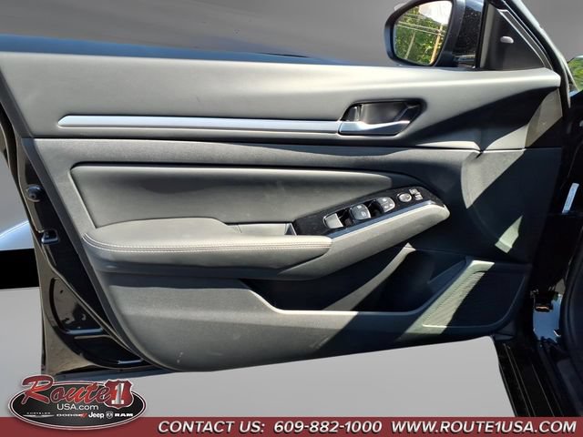 Used 2025 Nissan Altima 2.5 SL FWD image 24