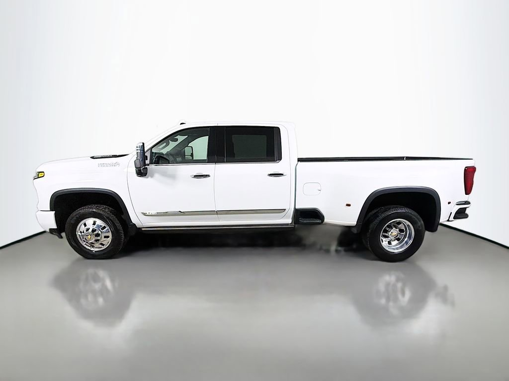 Used 2026 Chevrolet Silverado 3500 High Country w/ Technology Package AWD/4WD image 9