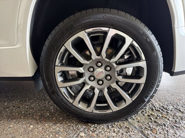 Certified 2023 GMC Acadia Denali w/ Denali Ultimate Package AWD/4WD image 10