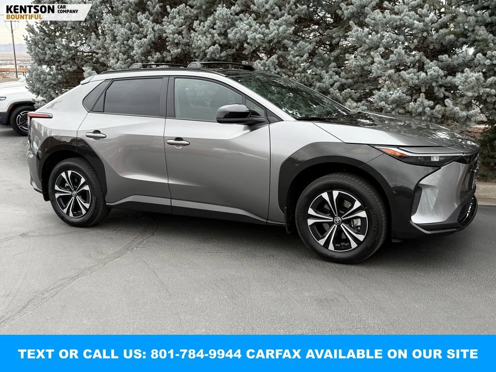 Used 2025 Toyota bZ4X FWD image 11