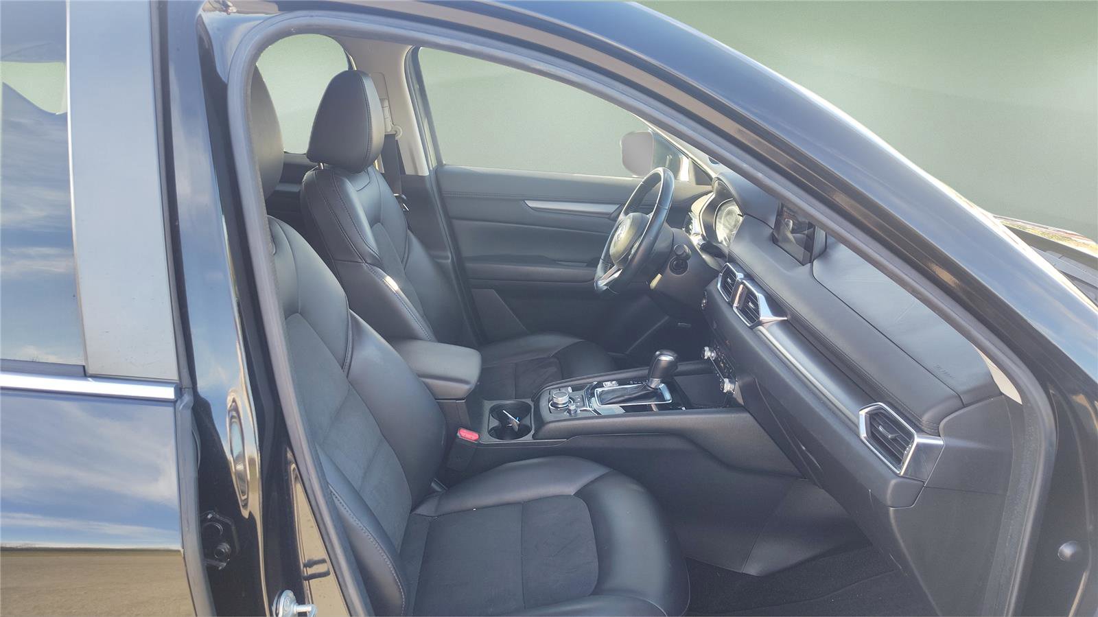 Used 2020 MAZDA CX-5 Touring image 11