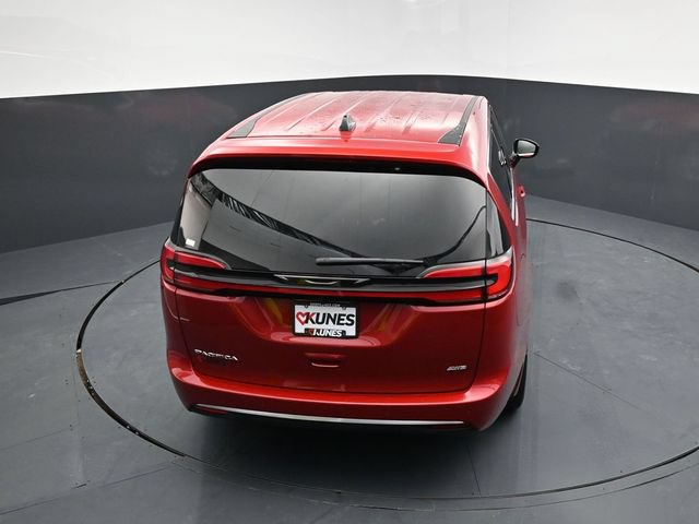 New 2027 Chrysler Pacifica Select AWD/4WD image 46