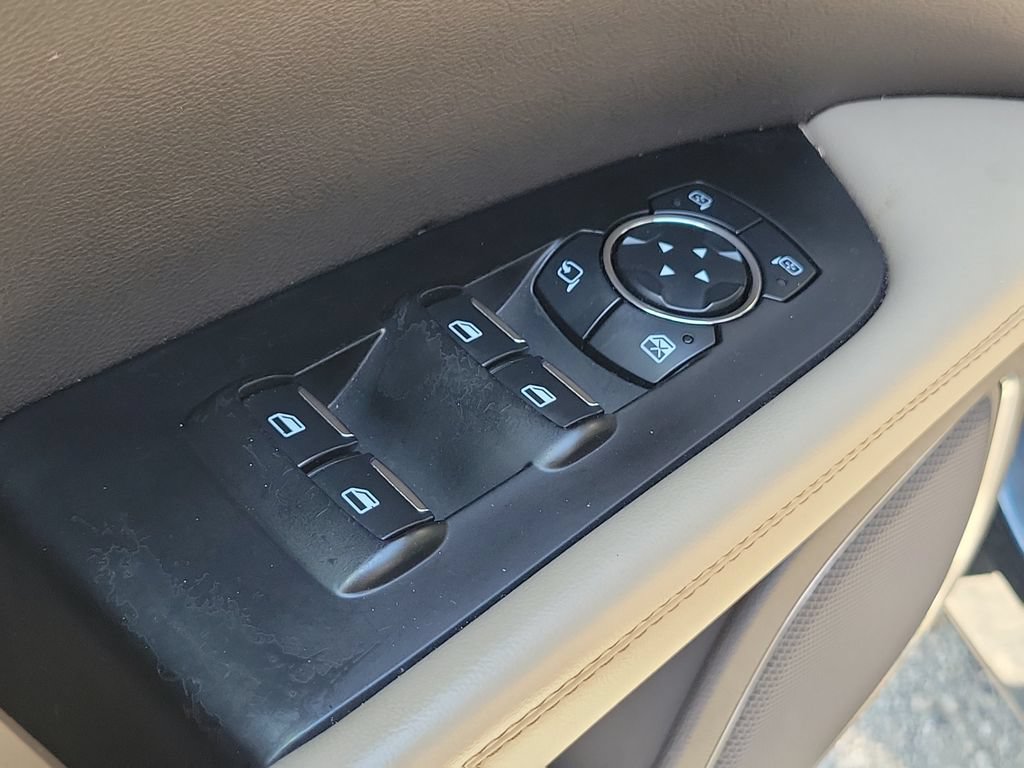 Used 2023 Lincoln Nautilus FWD w/ Premium Package image 19