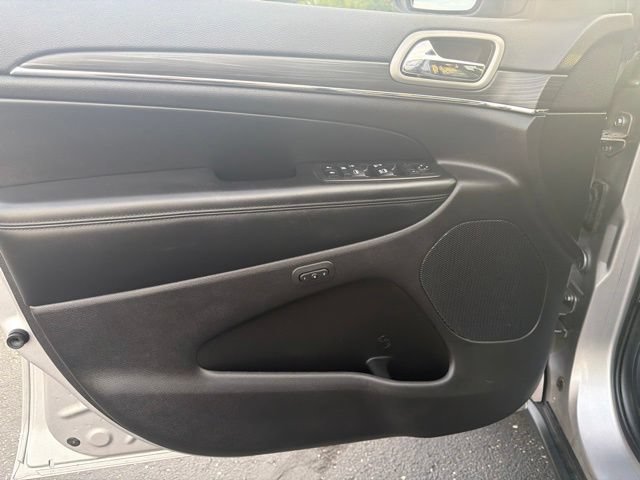 Used 2019 Jeep Grand Cherokee Limited AWD/4WD image 11