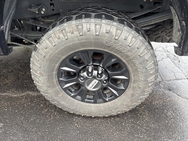 Used 2022 Ford F250 Lariat w/ Tremor Off-Road Package image 11