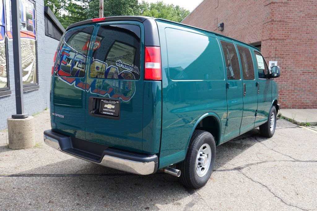 New 2026 Chevrolet Express 3500 w/ Driver Convenience Package RWD image 4