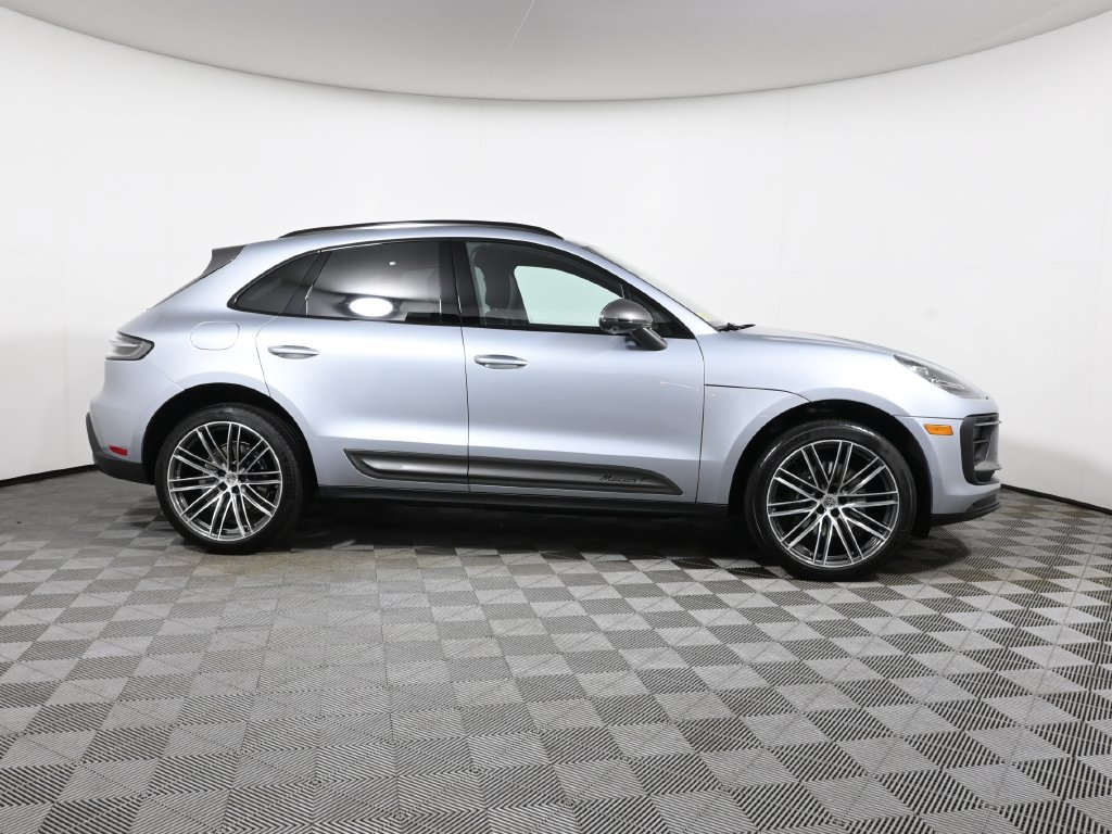 Used 2025 Porsche Macan Turbo AWD/4WD image 8