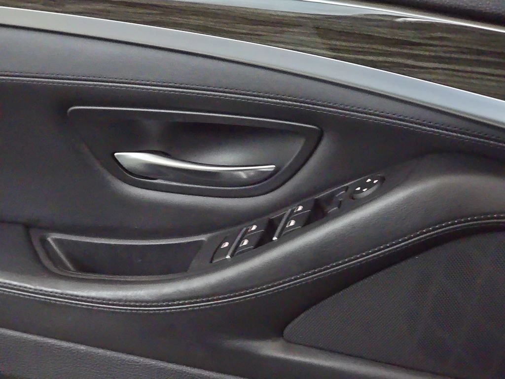 Used 2016 BMW 550i Sedan RWD image 30