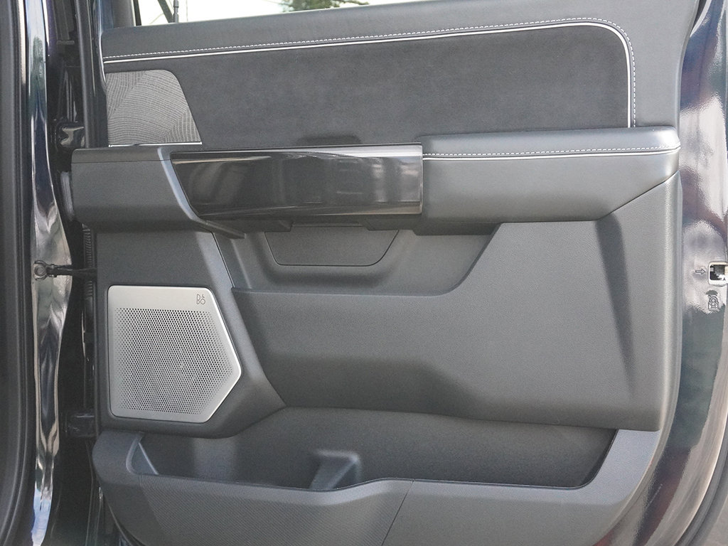 Used 2023 Ford F150 Lightning Platinum AWD/4WD image 29