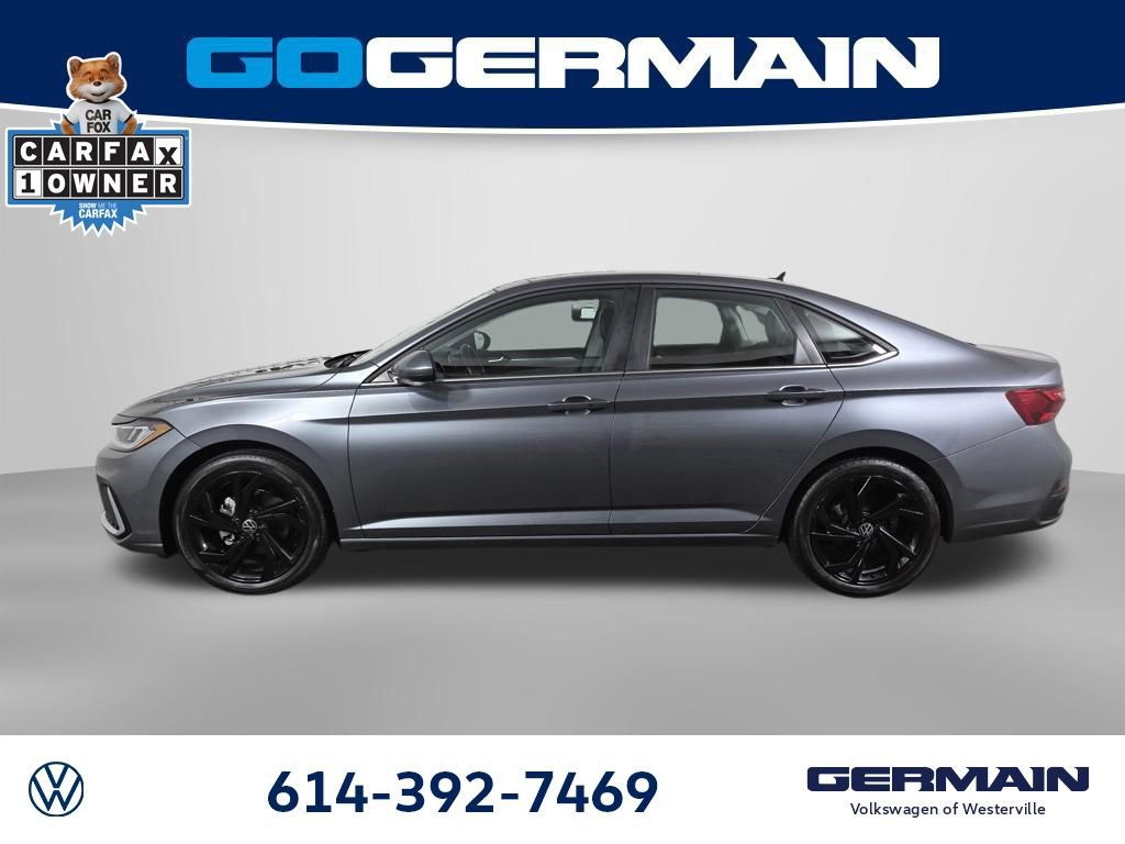 Certified 2025 Volkswagen Jetta SE w/ Sunroof Package FWD image 12