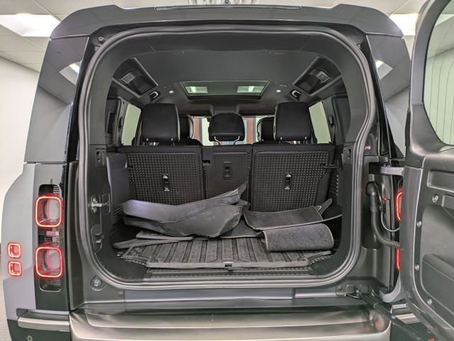 Used 2020 Land Rover Defender 110 X image 24