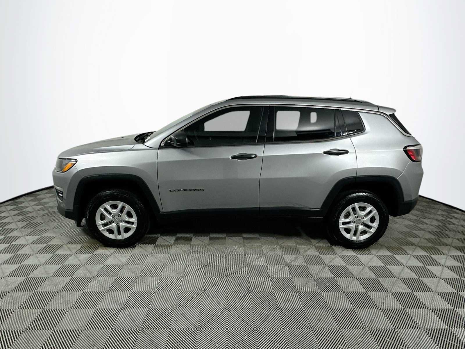 Used 2021 Jeep Compass Sport AWD/4WD image 4