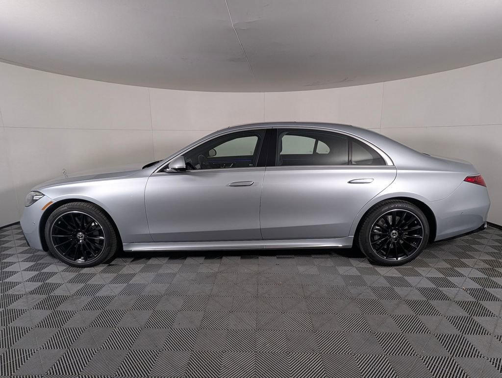 Used 2025 Mercedes-Benz S 580 4MATIC Sedan image 2