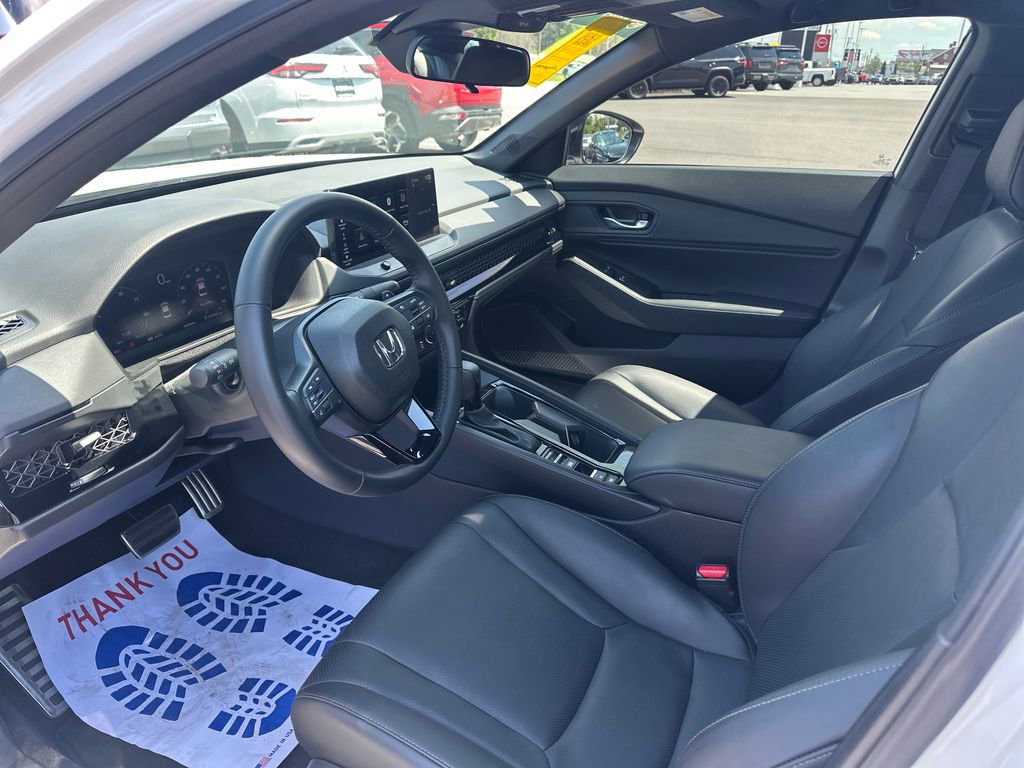 Used 2025 Honda Accord Sport image 9