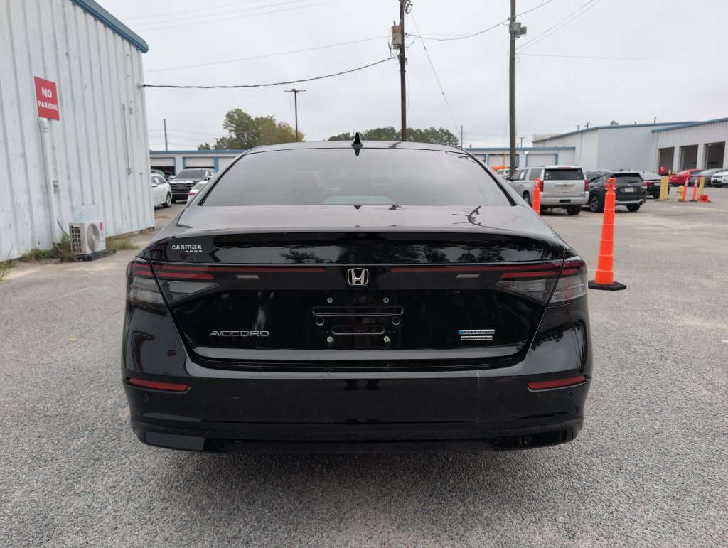 Used 2023 Honda Accord Touring image 7