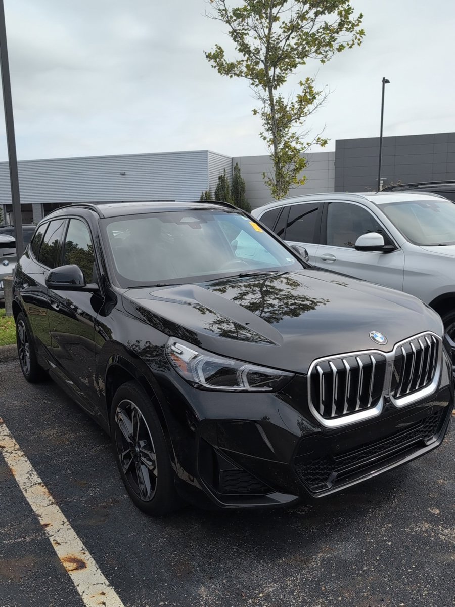 Used 2025 BMW X1 xDrive28i w/ Premium Package AWD/4WD image 5