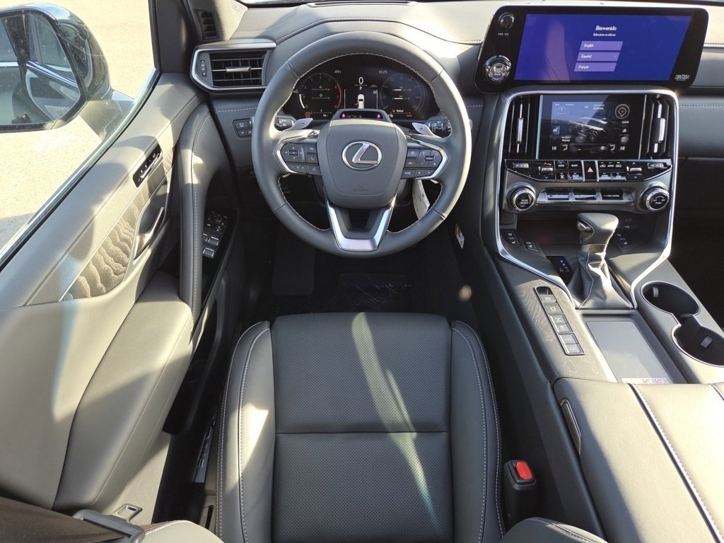 New 2025 Lexus LX 600 600 Premium image 4