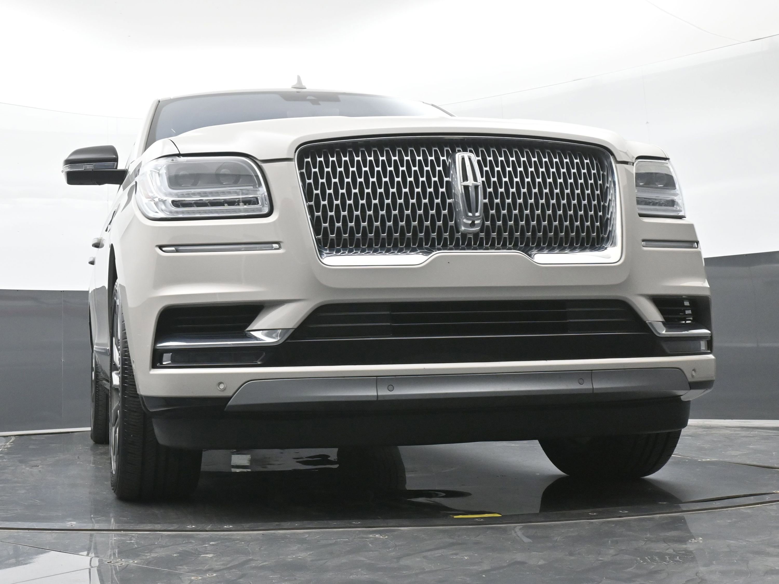Used 2019 Lincoln Navigator Select w/ Technology Package AWD/4WD image 41