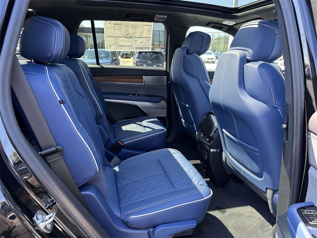 New 2026 Cadillac Vistiq Premium Luxury image 11