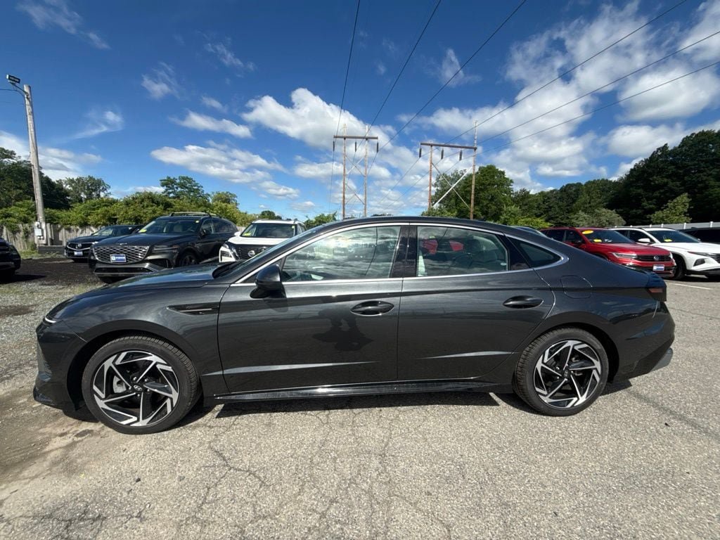 Used 2025 Hyundai Sonata SEL FWD image 8