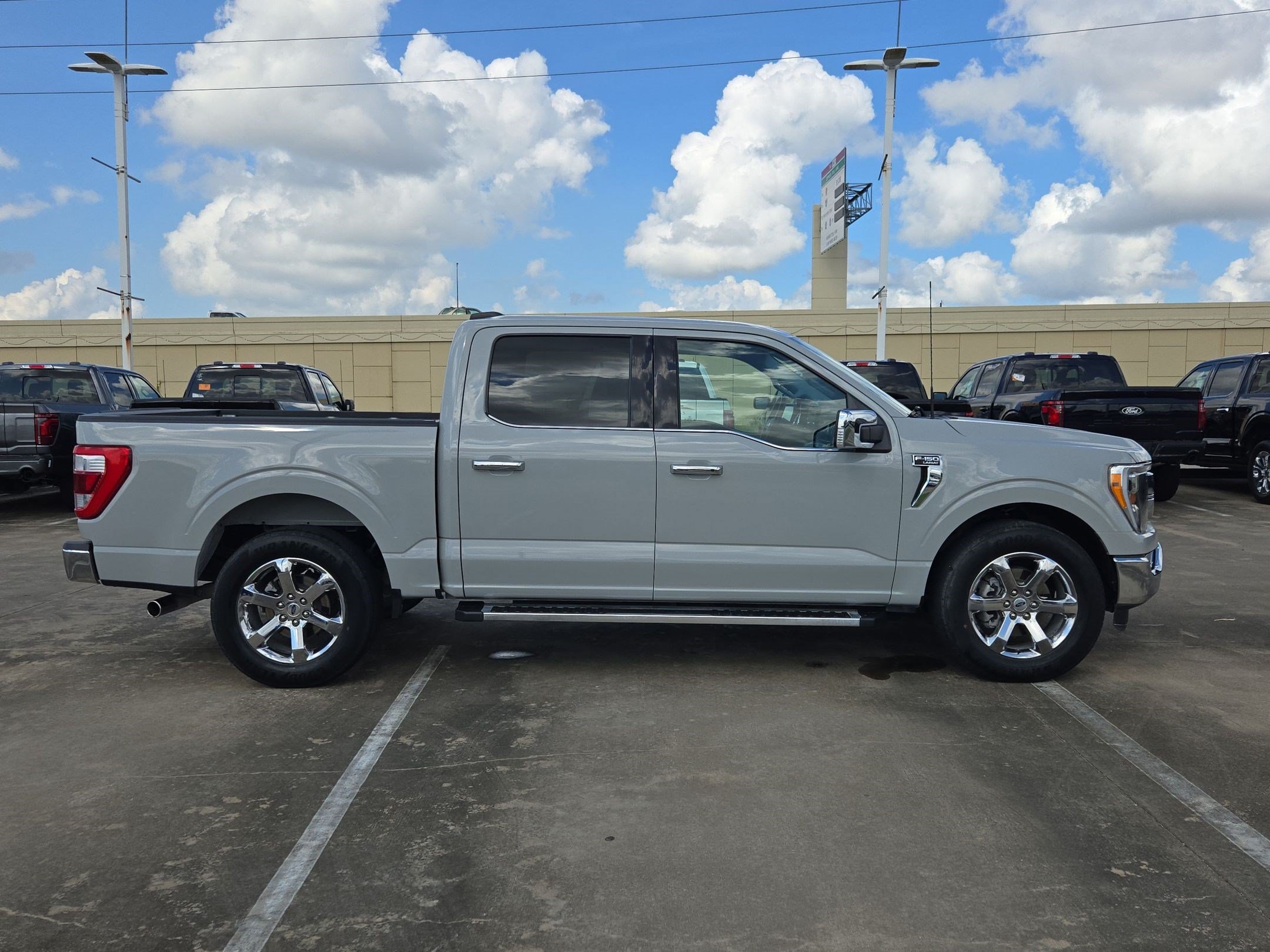 Used 2023 Ford F150 Lariat RWD image 2