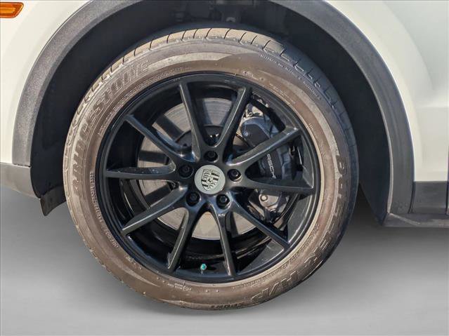 Used 2023 Porsche Cayenne Platinum Edition image 24