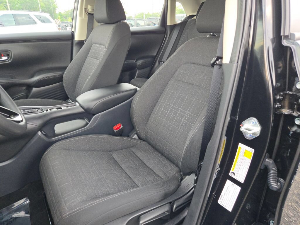 Used 2025 Honda HR-V LX image 30