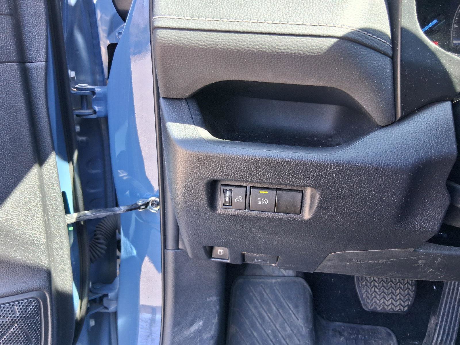 Used 2023 Toyota RAV4 AWD Hybrid image 13